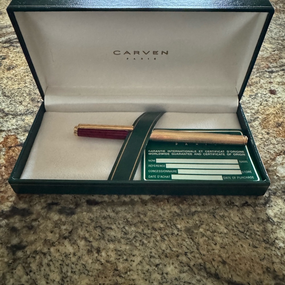 "CARVEN"  PARIS Gold Tone/Red Marble Lid Fountain Pen With Box-No Ink, Untested
